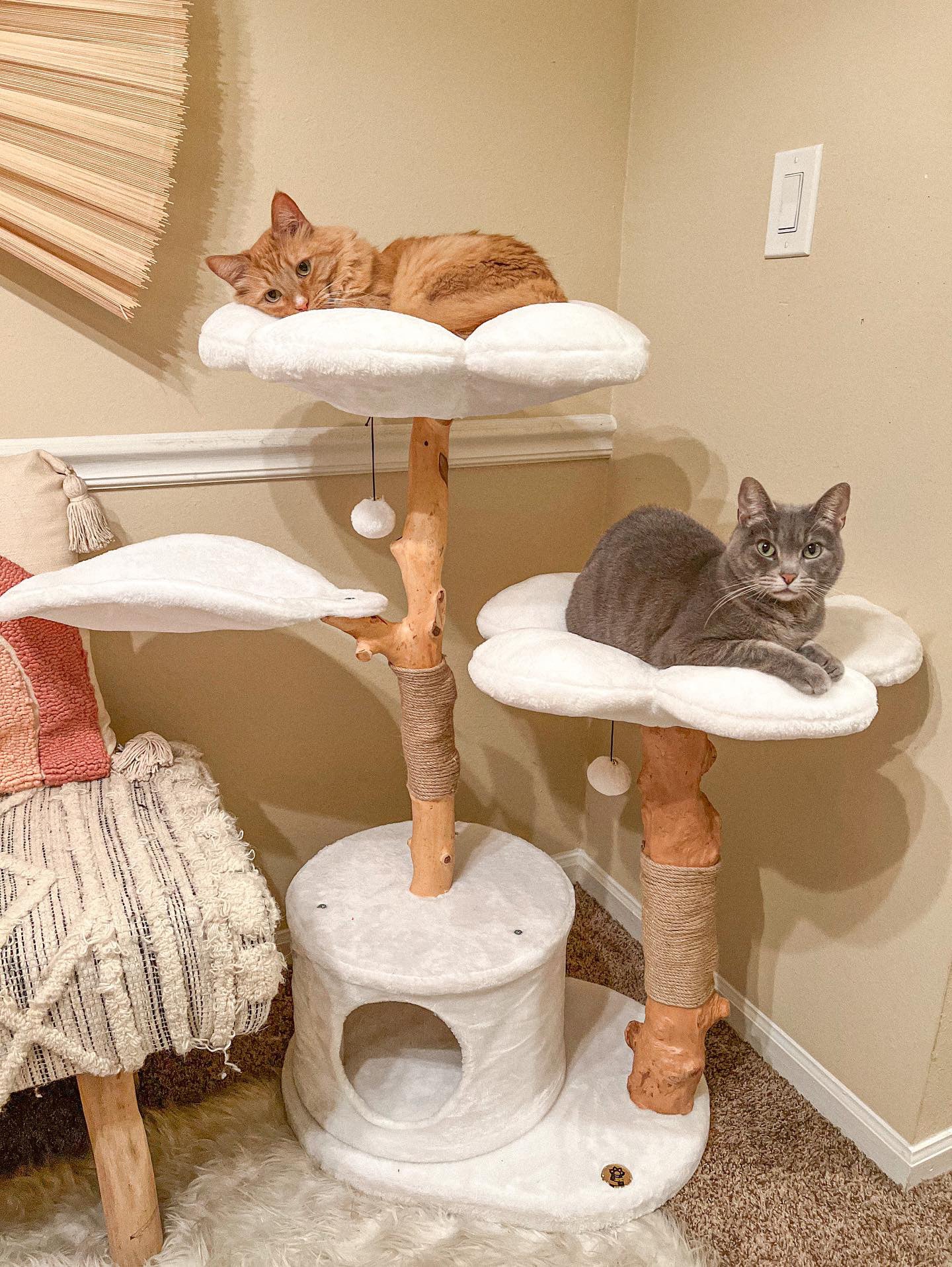 COZY PLUSH BLANC TRES - KBS FLORAL CAT TREE